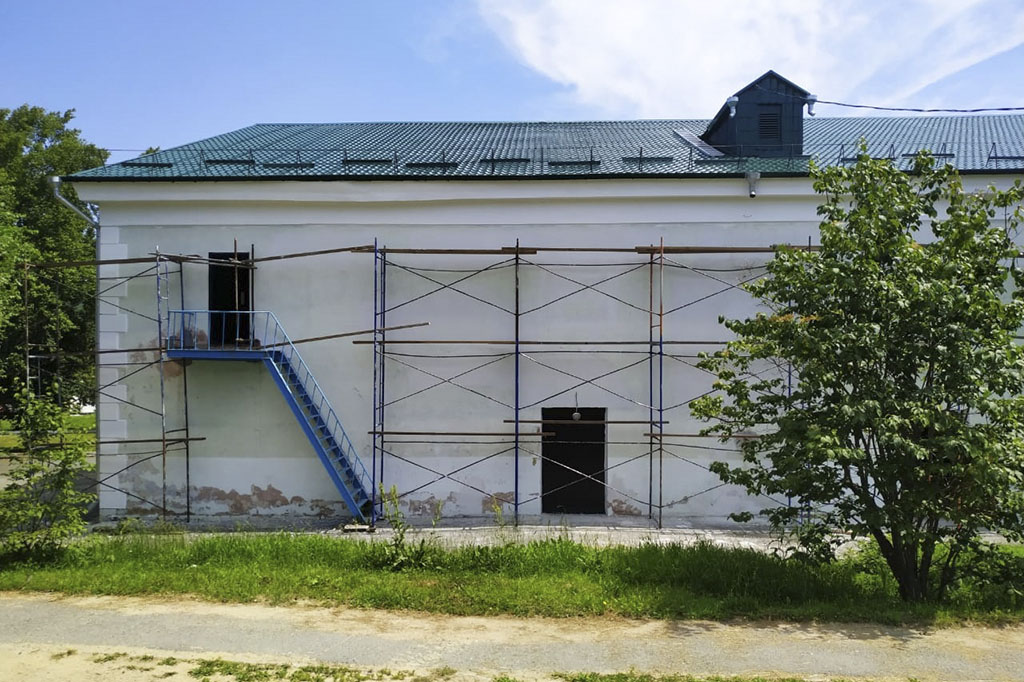 Ливадийский Дом культуры обновляет фасад