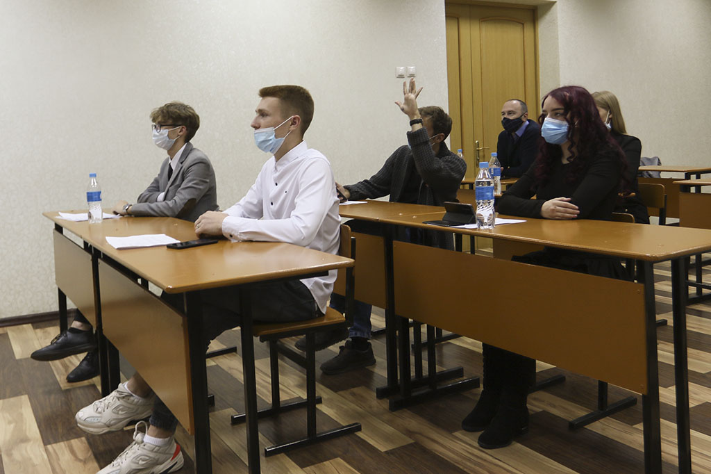 Студенты ВГУЭС встретились с жителями Хоккайдо на онлайн-семинаре