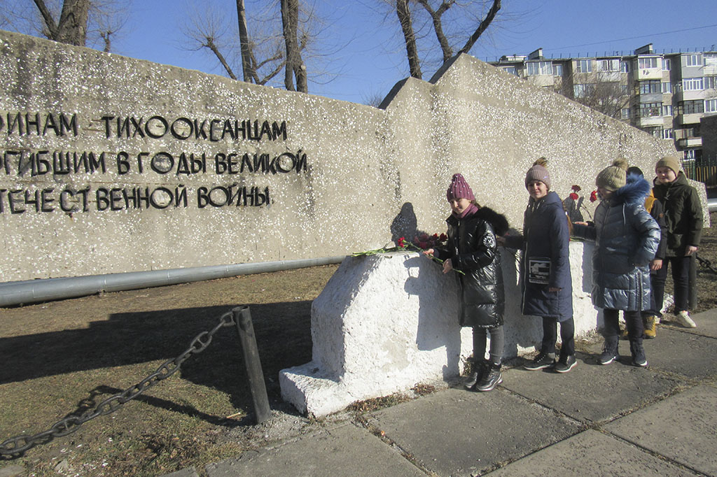 Уроки памяти в День неизвестного солдата прошли у памятников Великой Отечественной войне