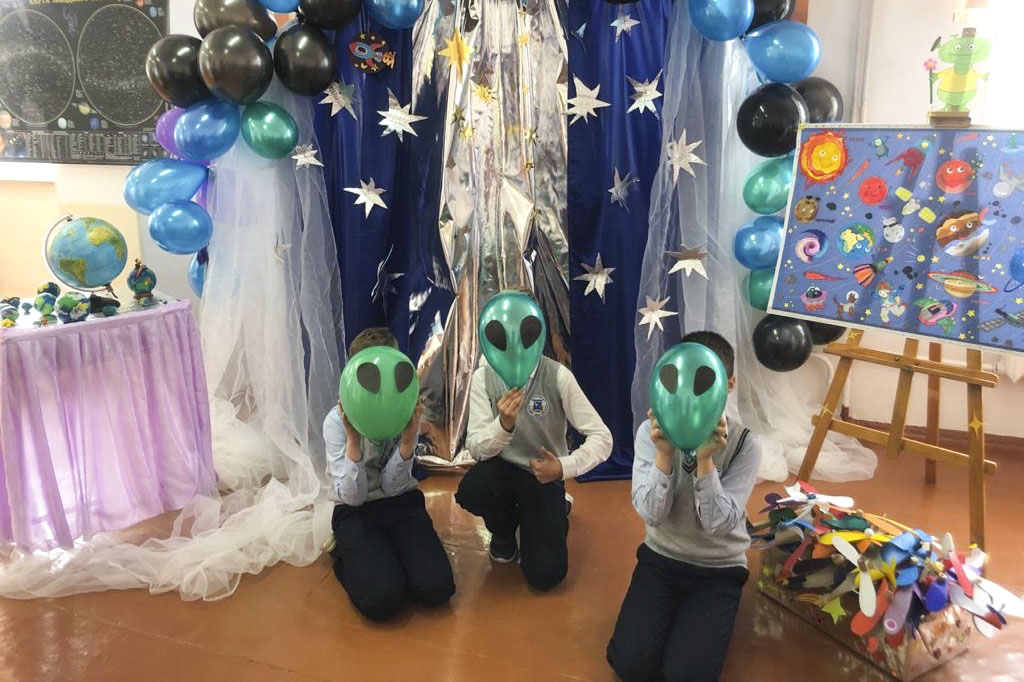Школьники Находки вышли на «Парад планет»