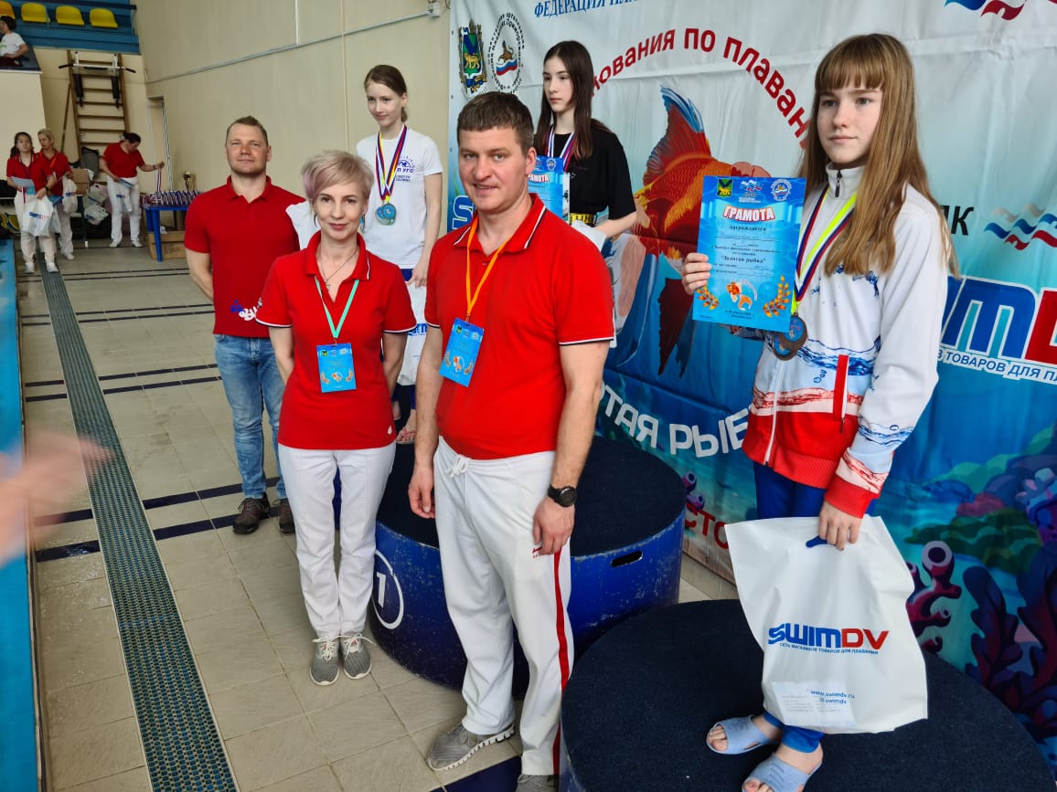 Юные находкинские пловцы вернулись с медалями с соревнований