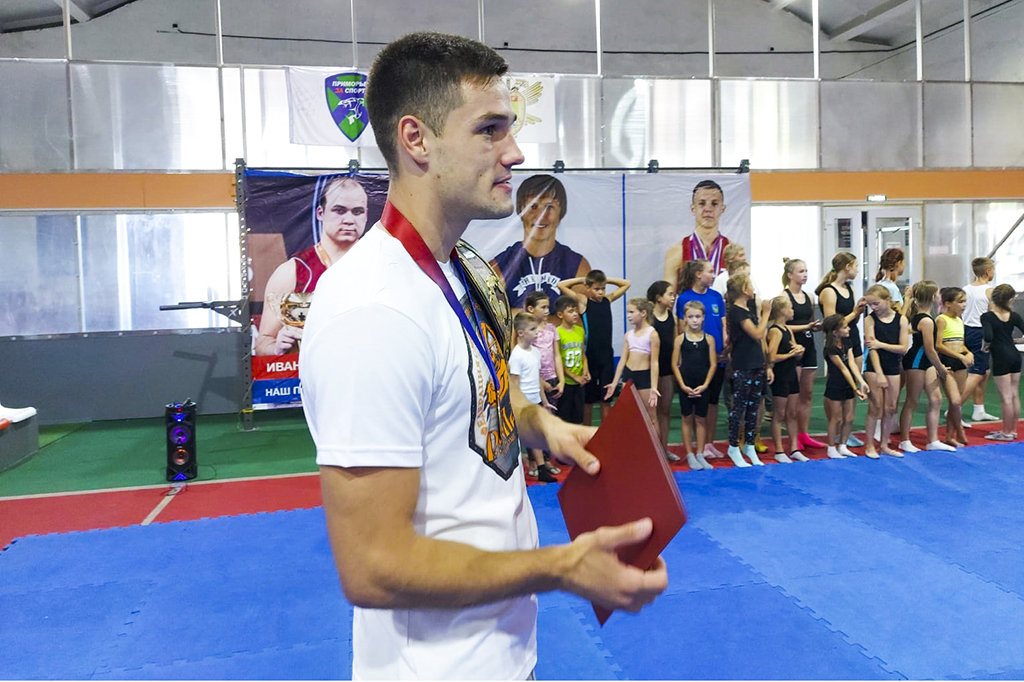 Чемпиона России по боксу чествовали в Находке