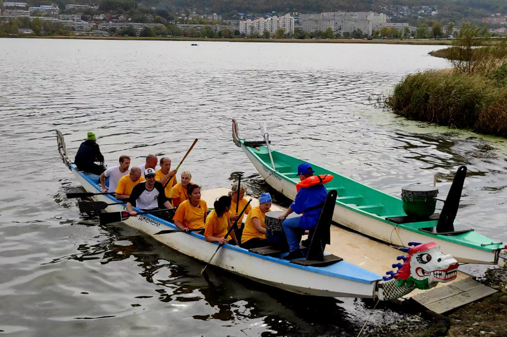 Спортивные выходные: на озере Соленом состоялось закрытие летнего сезона по гребле на лодках класса «Дракон»