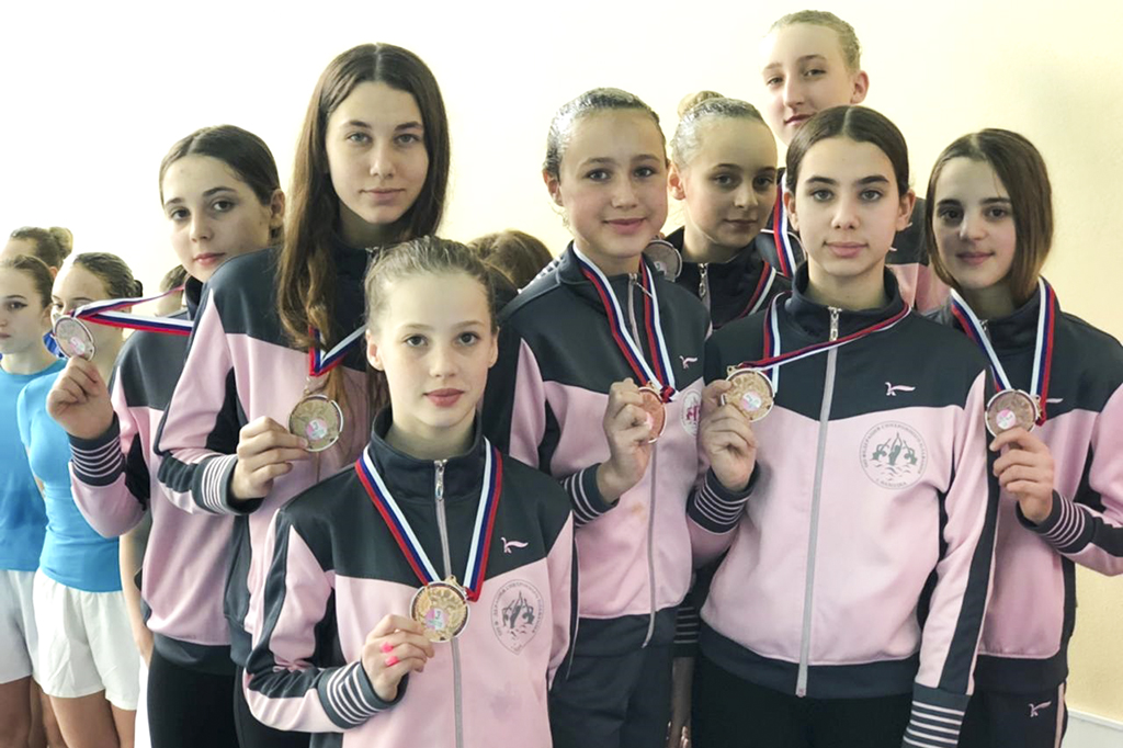 Находкинские синхронистки привезли бронзовые медали с краевых соревнований